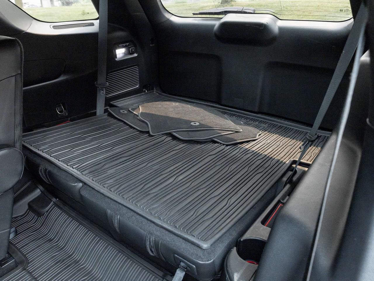 2020 Ford Explorer ST  TRADE IN ONE OWNER  WELL MAINTAINED  B&O AUDIO Photo