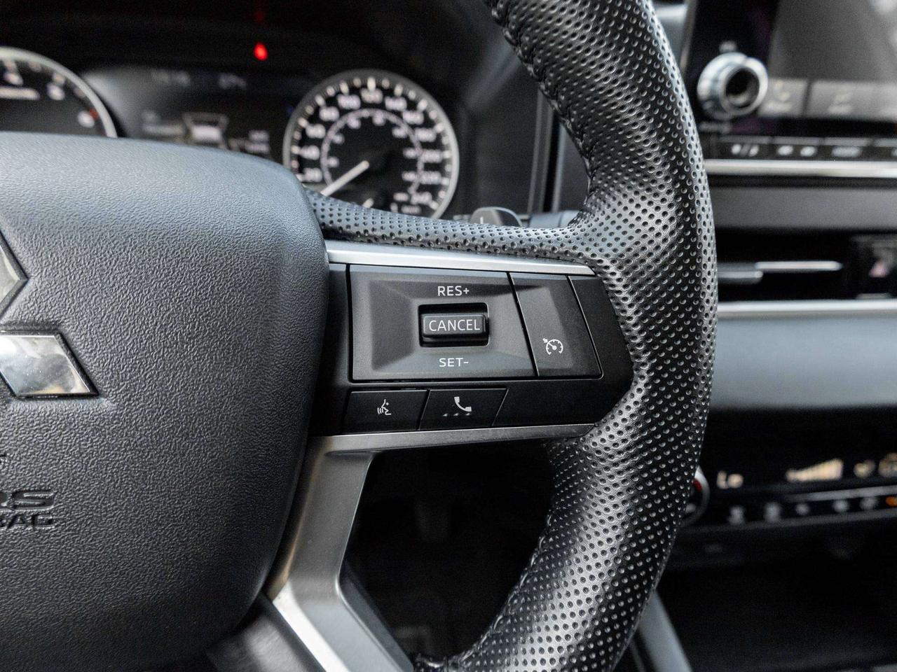 2024 Mitsubishi Outlander ES   S-AWC CPO FINANCE RATES FOR AS LOW AS 0.90% Photo