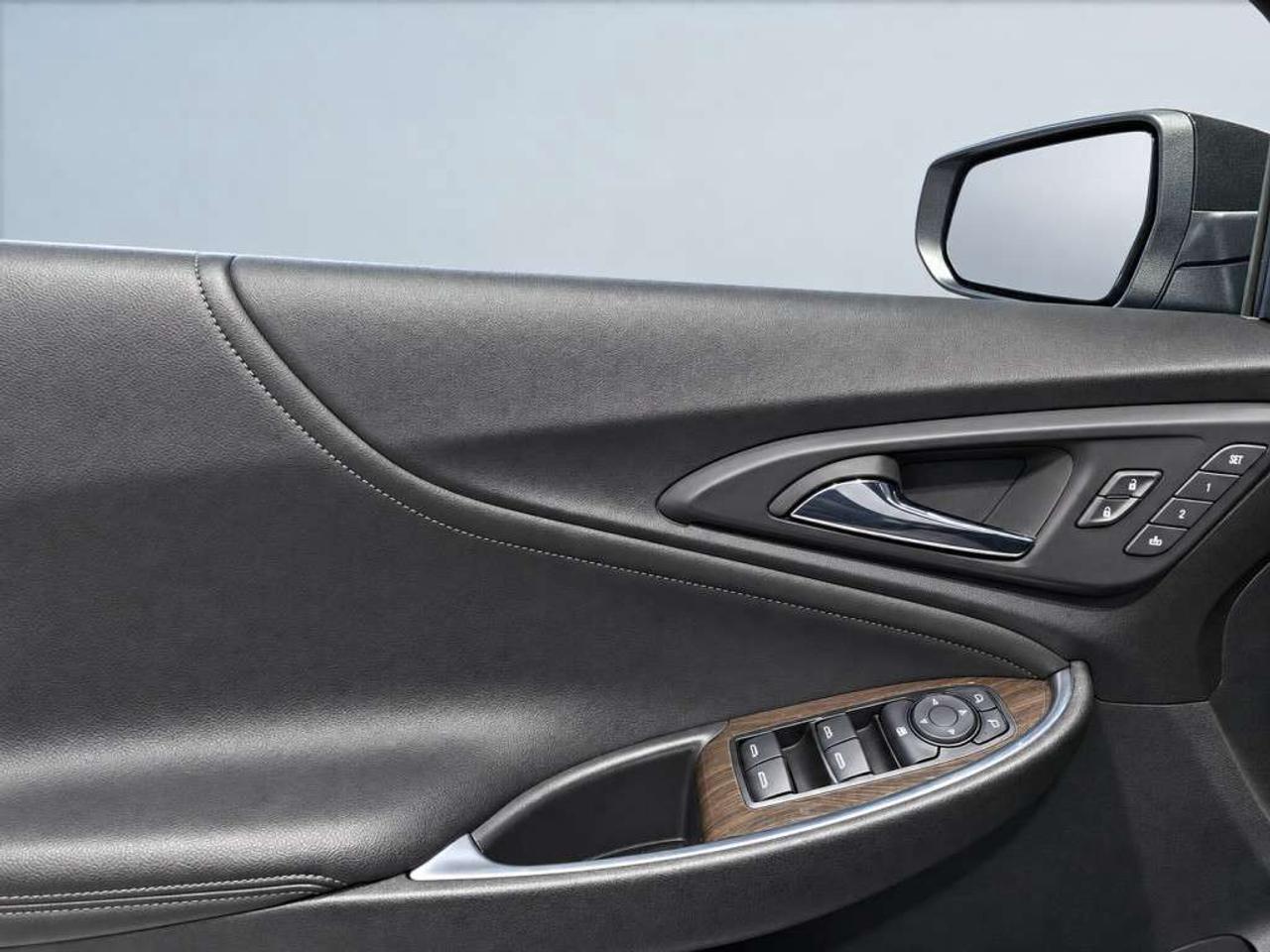 2023 Chevrolet Malibu LT  Mosaic Black Metallic on Jet Black Leather   Turbocharged   8-in Touchscreen with Apple Carplay/Android Auto    Blind Photo