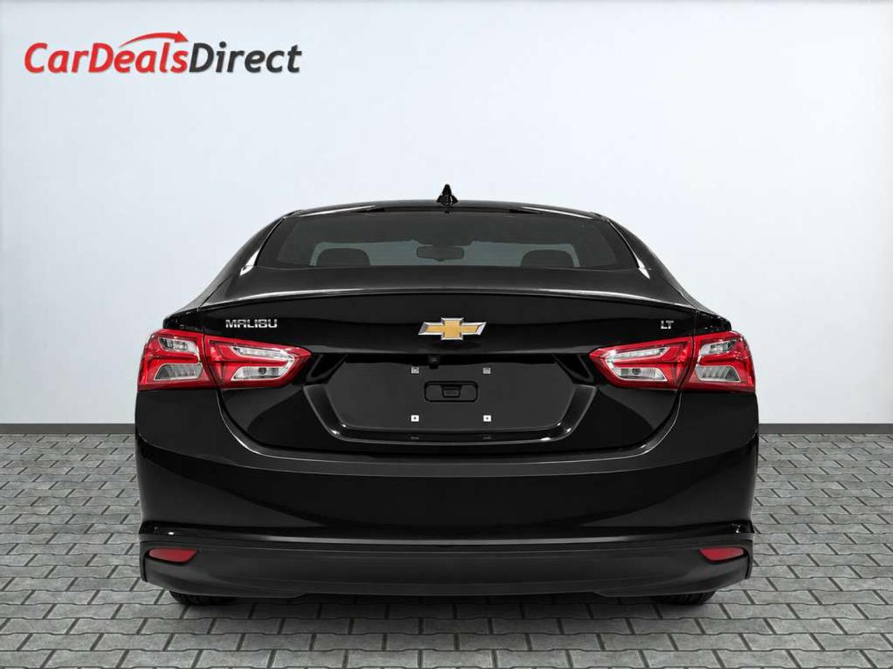 2023 Chevrolet Malibu LT  Mosaic Black Metallic on Jet Black Leather   Turbocharged   8-in Touchscreen with Apple Carplay/Android Auto    Blind Photo
