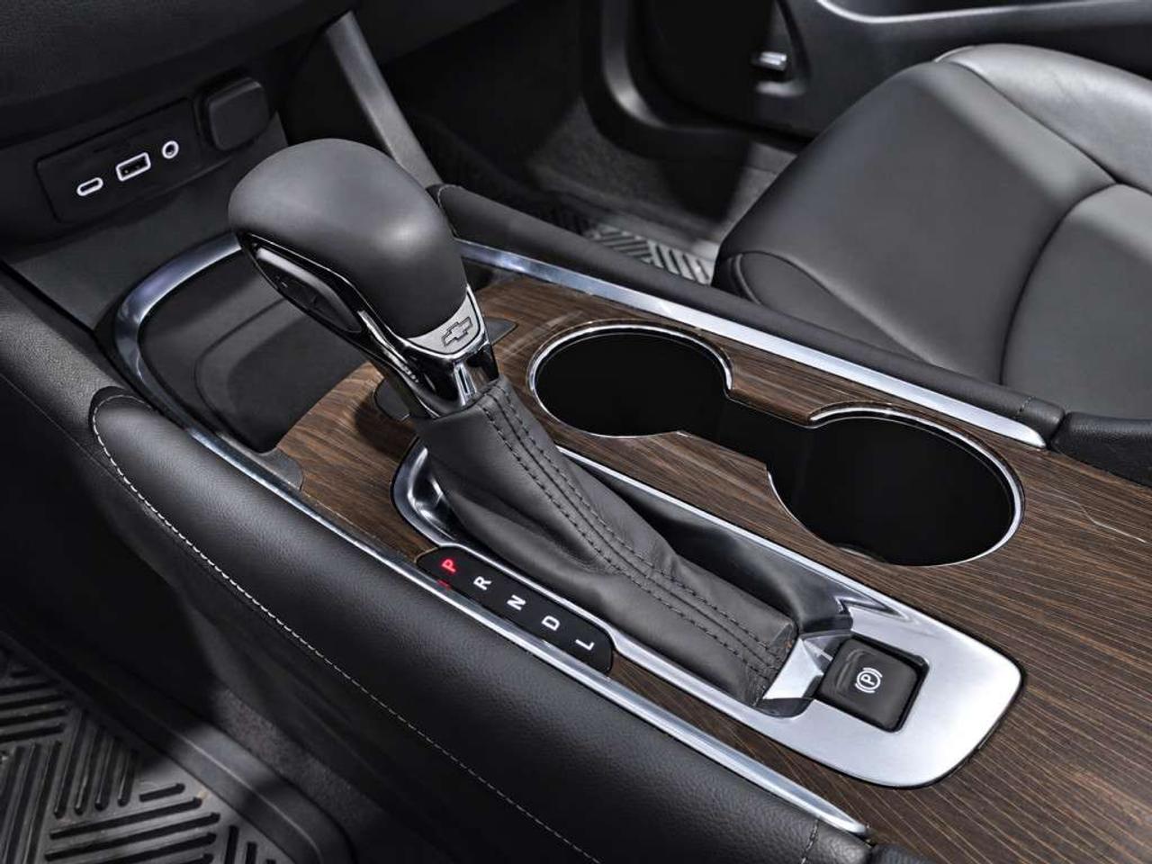 2023 Chevrolet Malibu LT  Mosaic Black Metallic on Jet Black Leather   Turbocharged   8-in Touchscreen with Apple Carplay/Android Auto    Blind Photo