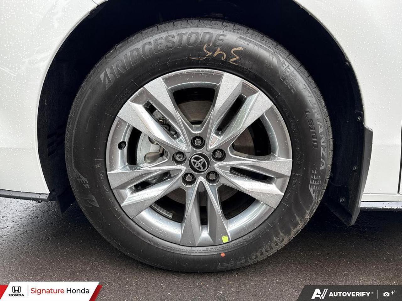 2026 Toyota Sienna LIMITED Photo