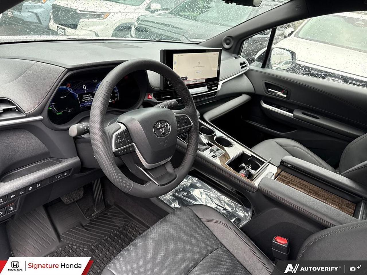 2026 Toyota Sienna LIMITED Photo