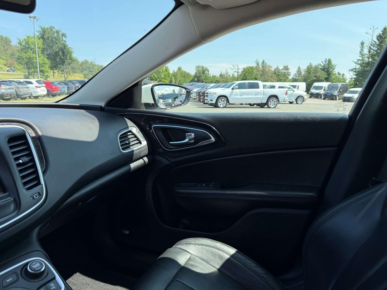 2015 Chrysler 200 C - htd seats/wheel - sunroof Photo