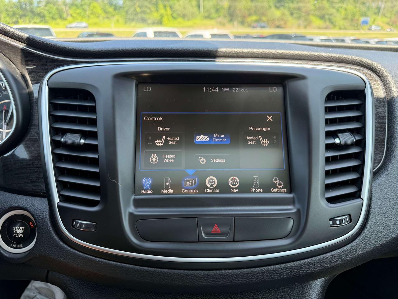 2015 Chrysler 200 C - htd seats/wheel - sunroof Photo