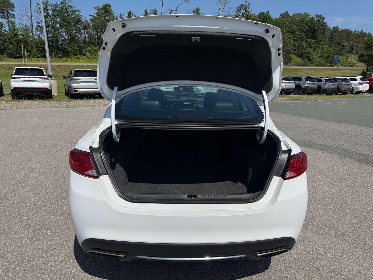 2015 Chrysler 200 C - htd seats/wheel - sunroof Photo