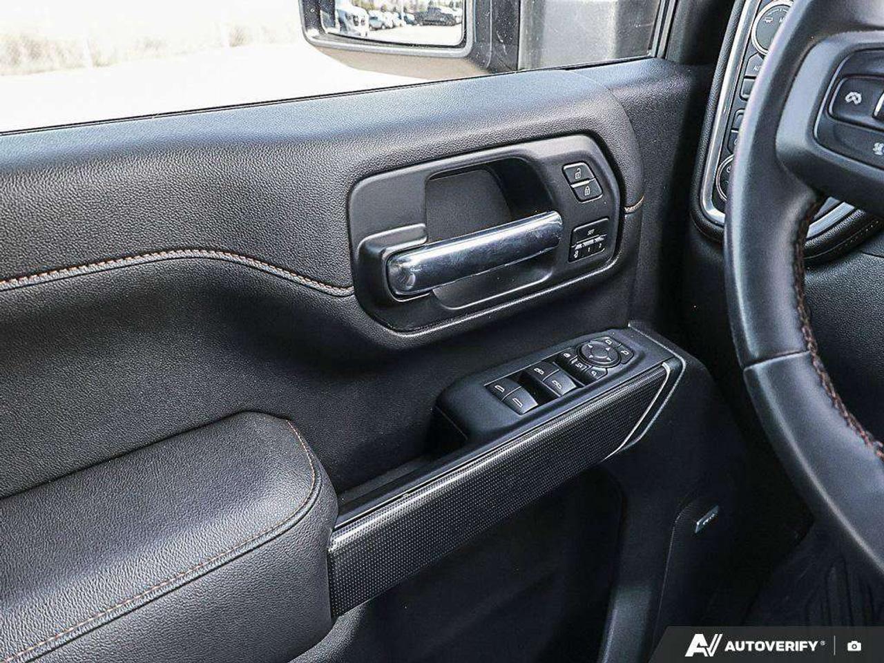 2023 GMC SIERRA 2500HD AT4, 6.6L DURAMAX V8, 4X4, ALLOYS, LEATHER, 1-OWNER, CERTIFIED PREOWNED! Photo