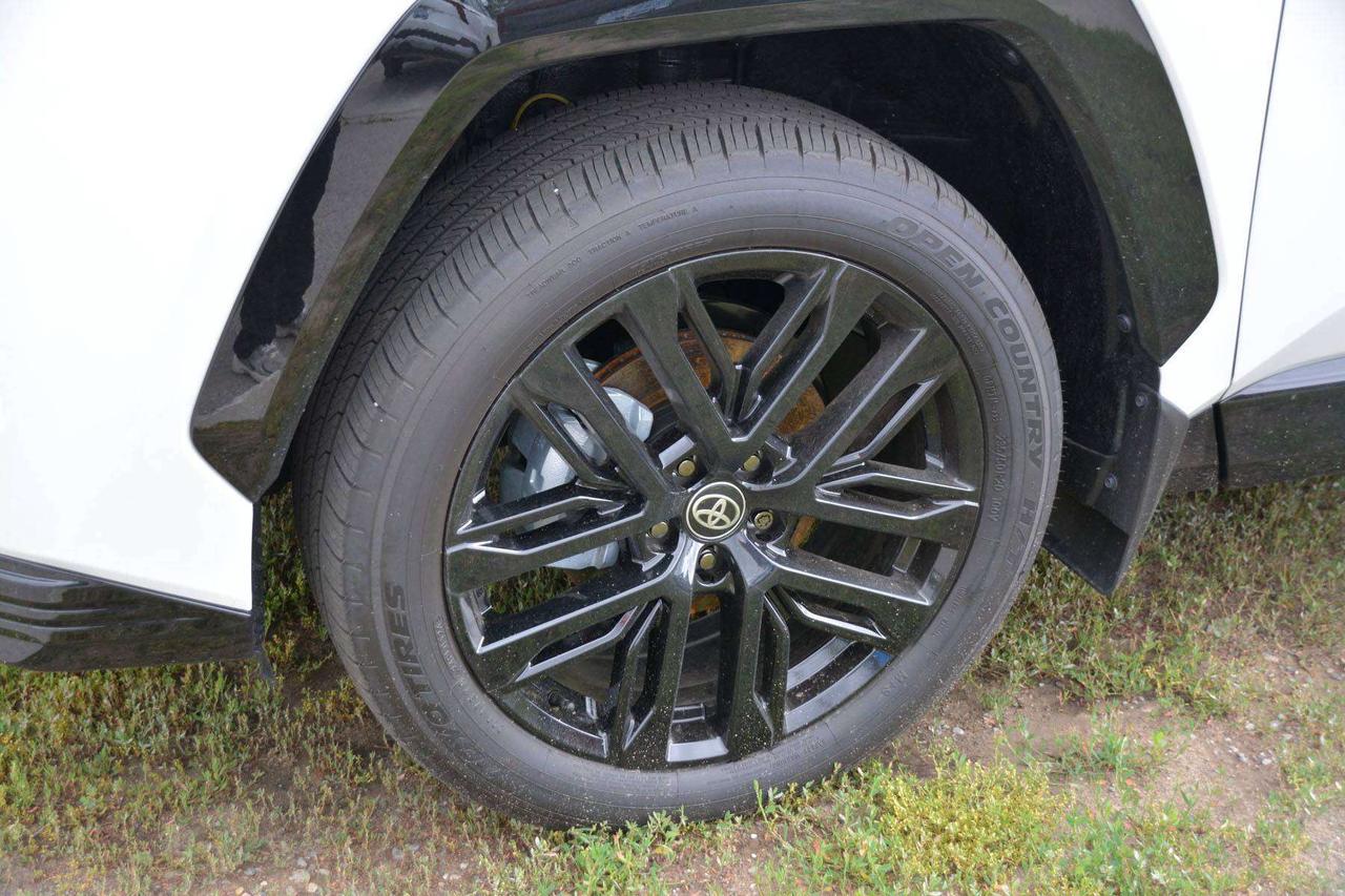 2026 Toyota RAV4 XSE Hybrid Photo
