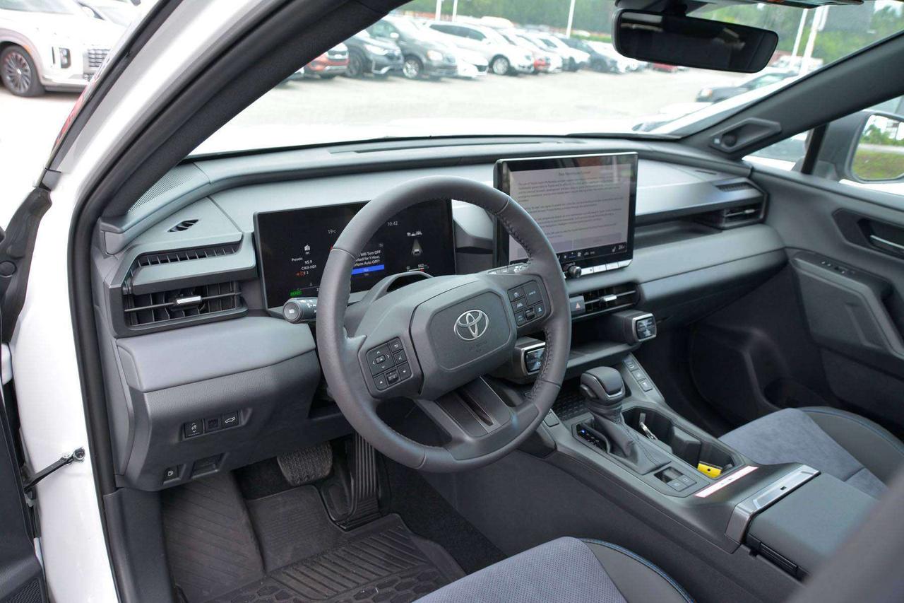 2026 Toyota RAV4 XSE Hybrid Photo