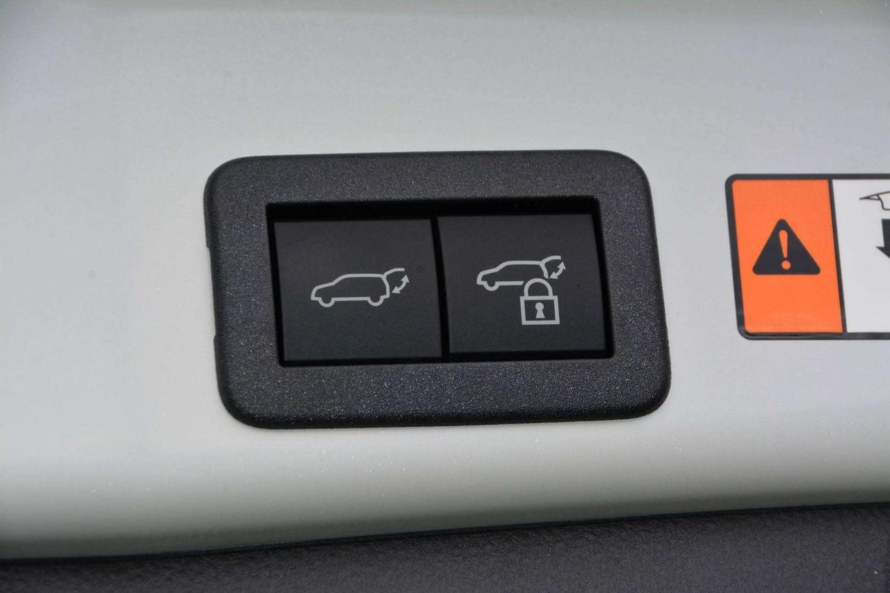 2026 Toyota RAV4 XSE Hybrid Photo