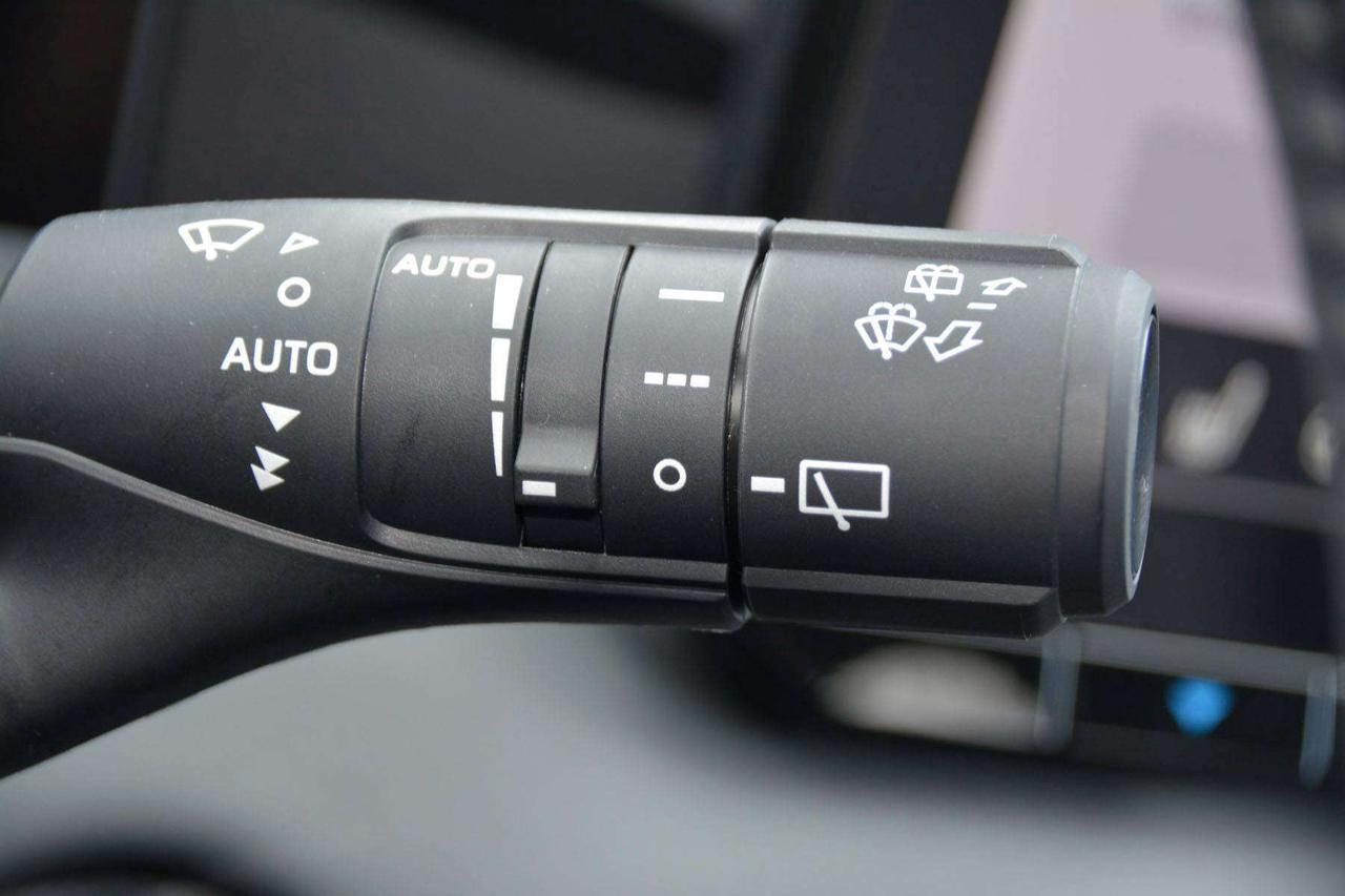 2026 Toyota RAV4 XSE Hybrid Photo