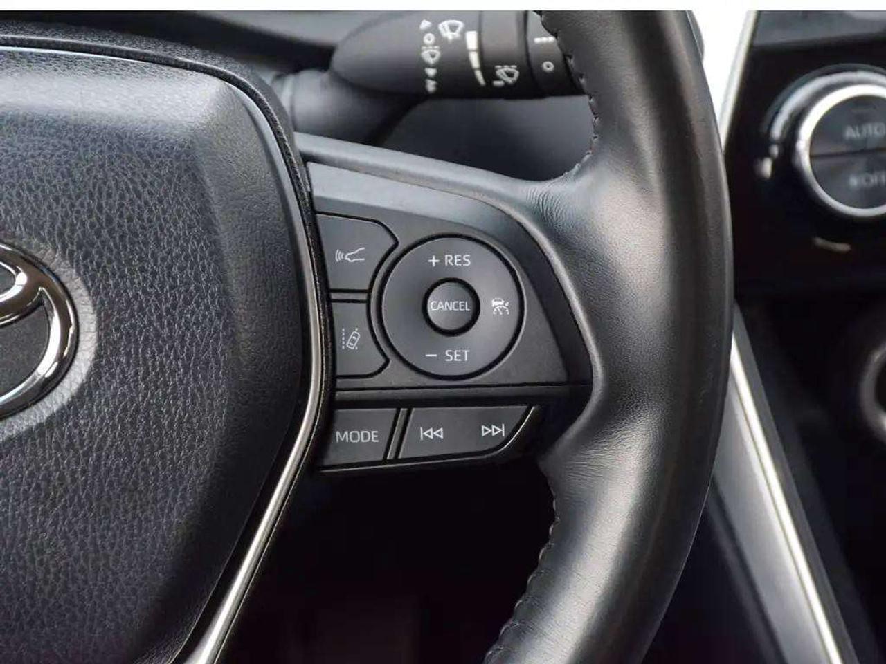 2024 Toyota Venza LE Hybrid ~Heated Seats ~Blind Spot ~Carplay ~Cam Photo