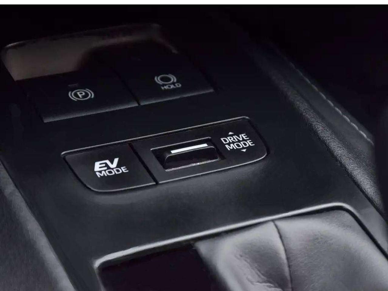 2024 Toyota Venza LE Hybrid ~Heated Seats ~Blind Spot ~Carplay ~Cam Photo
