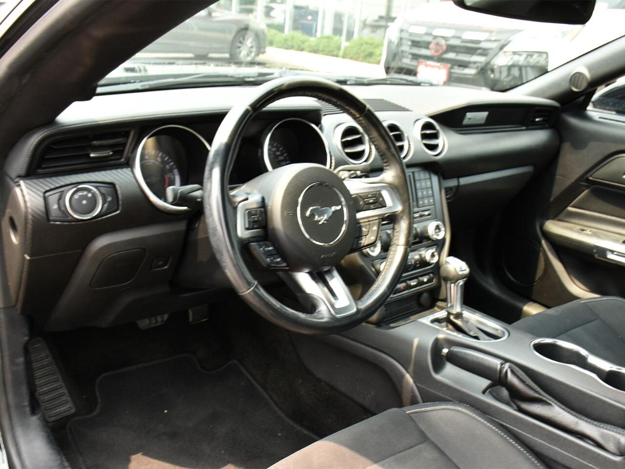 2018 Ford Mustang 310 HORSEPOWER, RWD FUN !! Photo