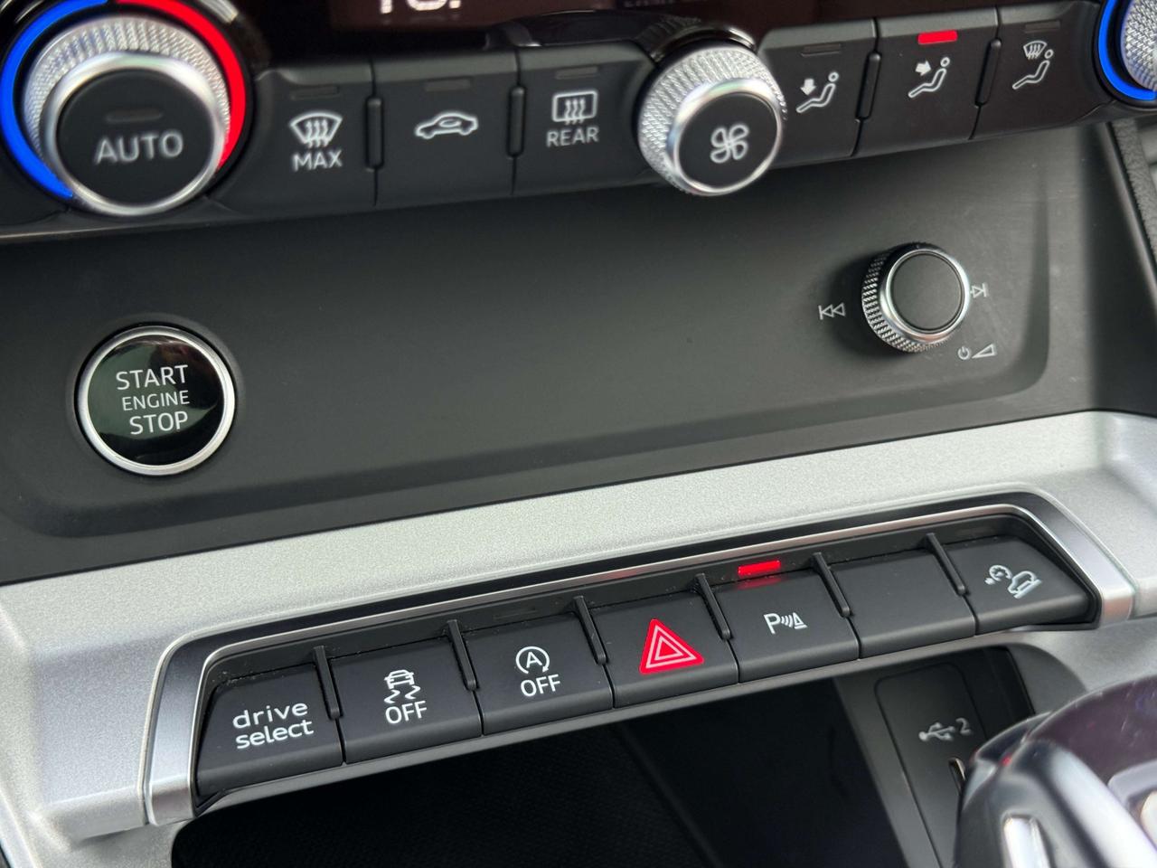 2024 Audi Q3 KOMFORT   QUATTRO   S LINE   NO ACCIDENT   PANO SUNROOF Photo