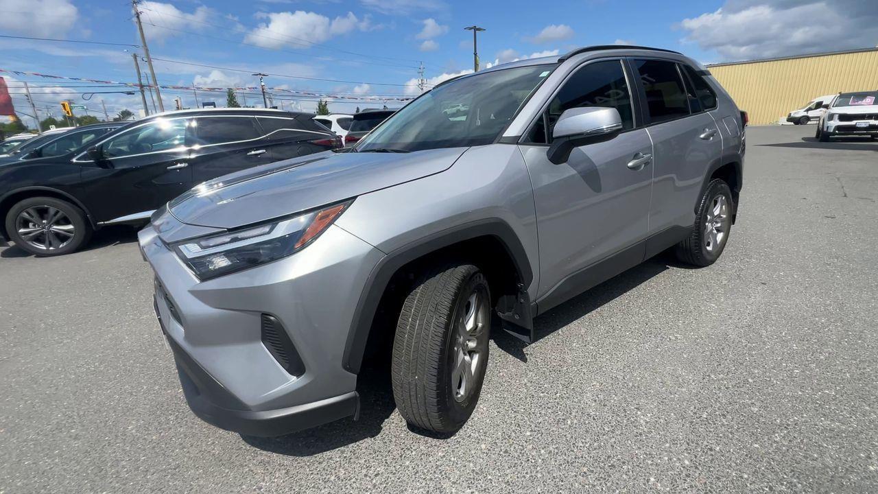 2023 Toyota RAV4 XLE AWD, HEATED FRONT SEATS, SUNROOF, CRUISE CONTROL, BACK UP CAM!! Photo3