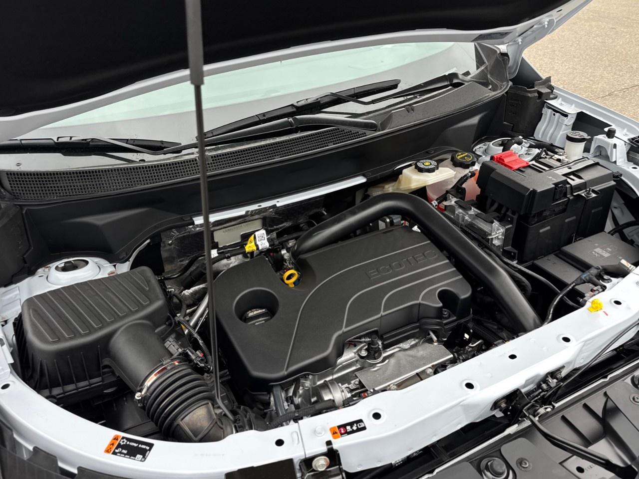 2027 Chevrolet Equinox AWD RS Photo