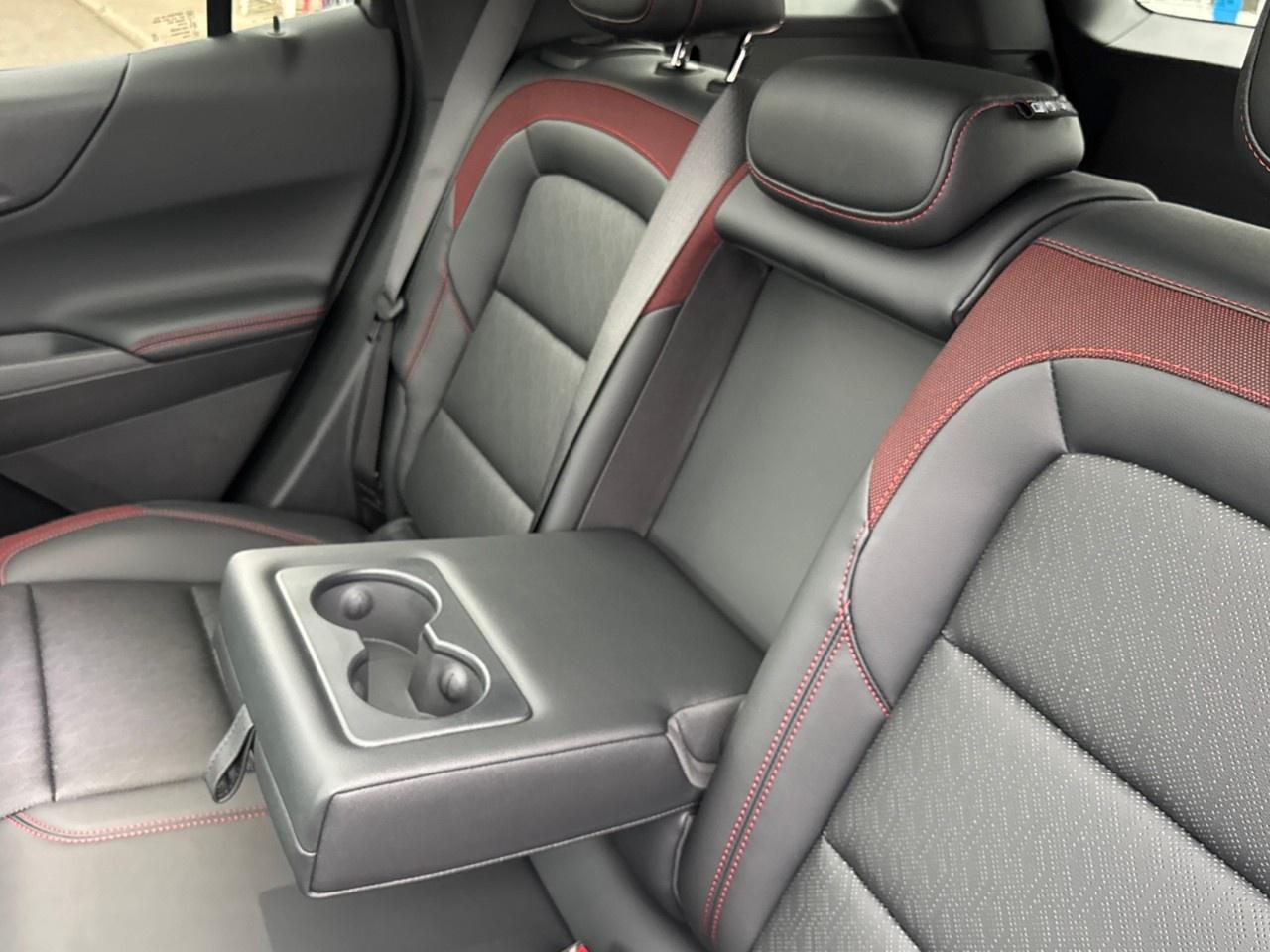 2027 Chevrolet Equinox AWD RS Photo