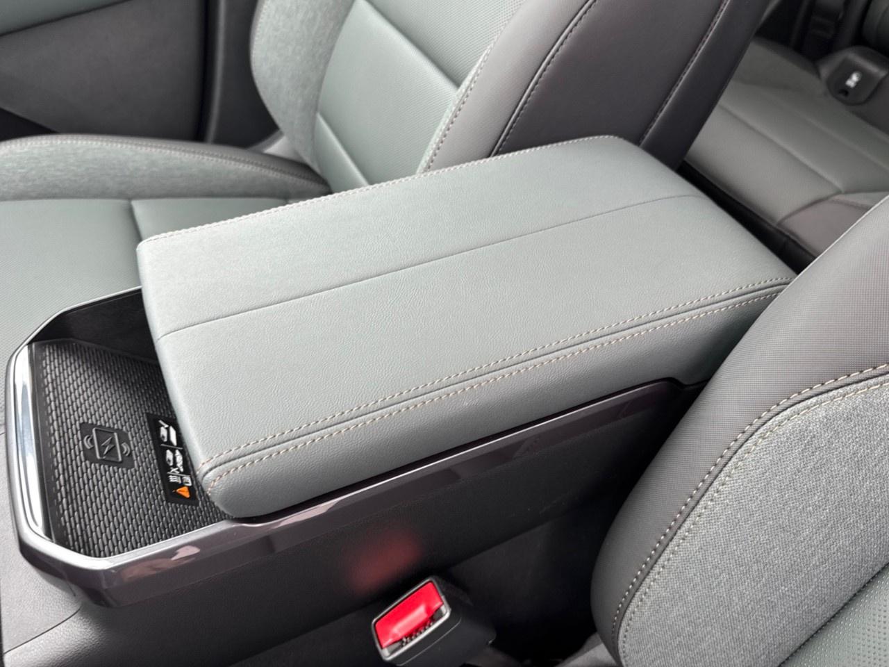 2027 GMC Terrain AWD AT4 Photo