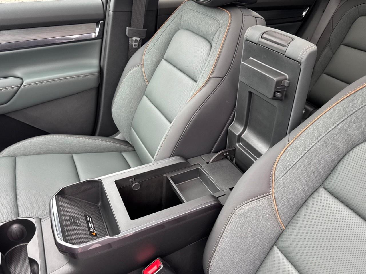 2027 GMC Terrain AWD AT4 Photo