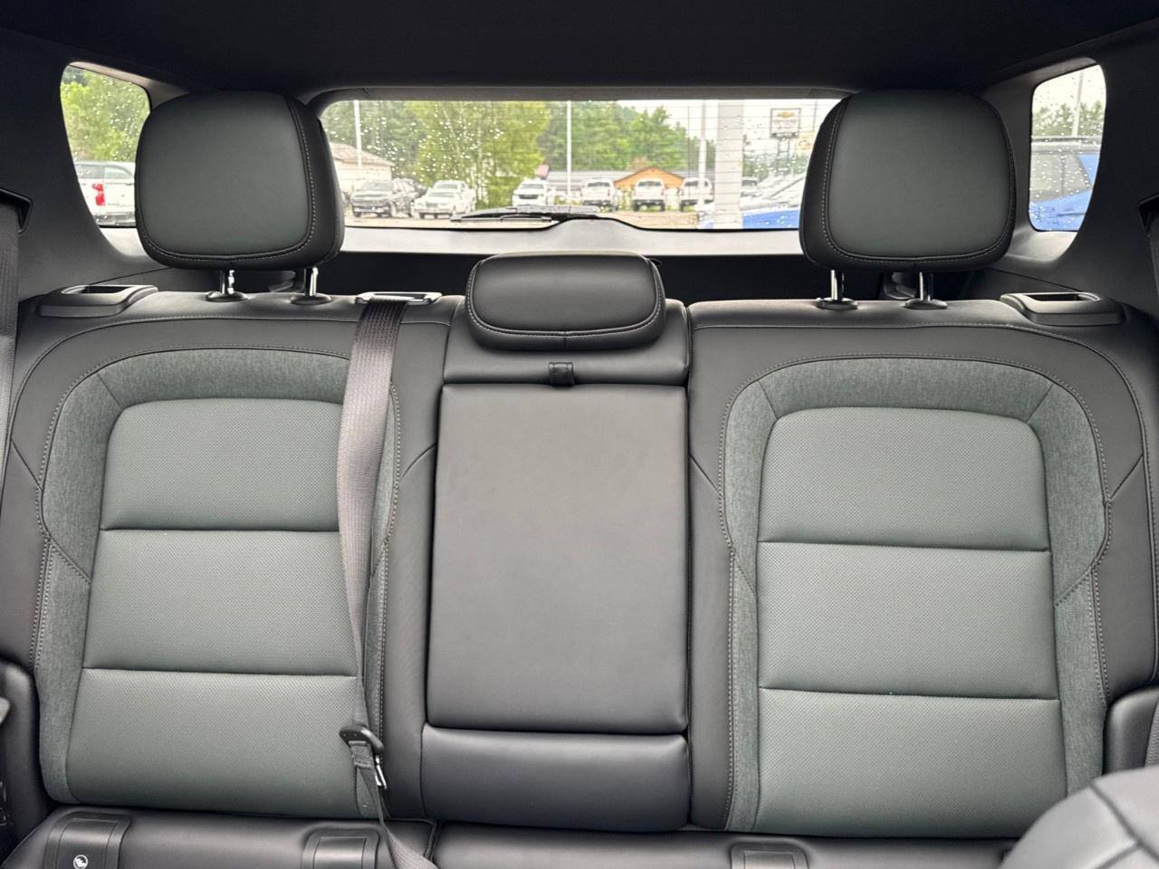 2027 GMC Terrain AWD AT4 Photo
