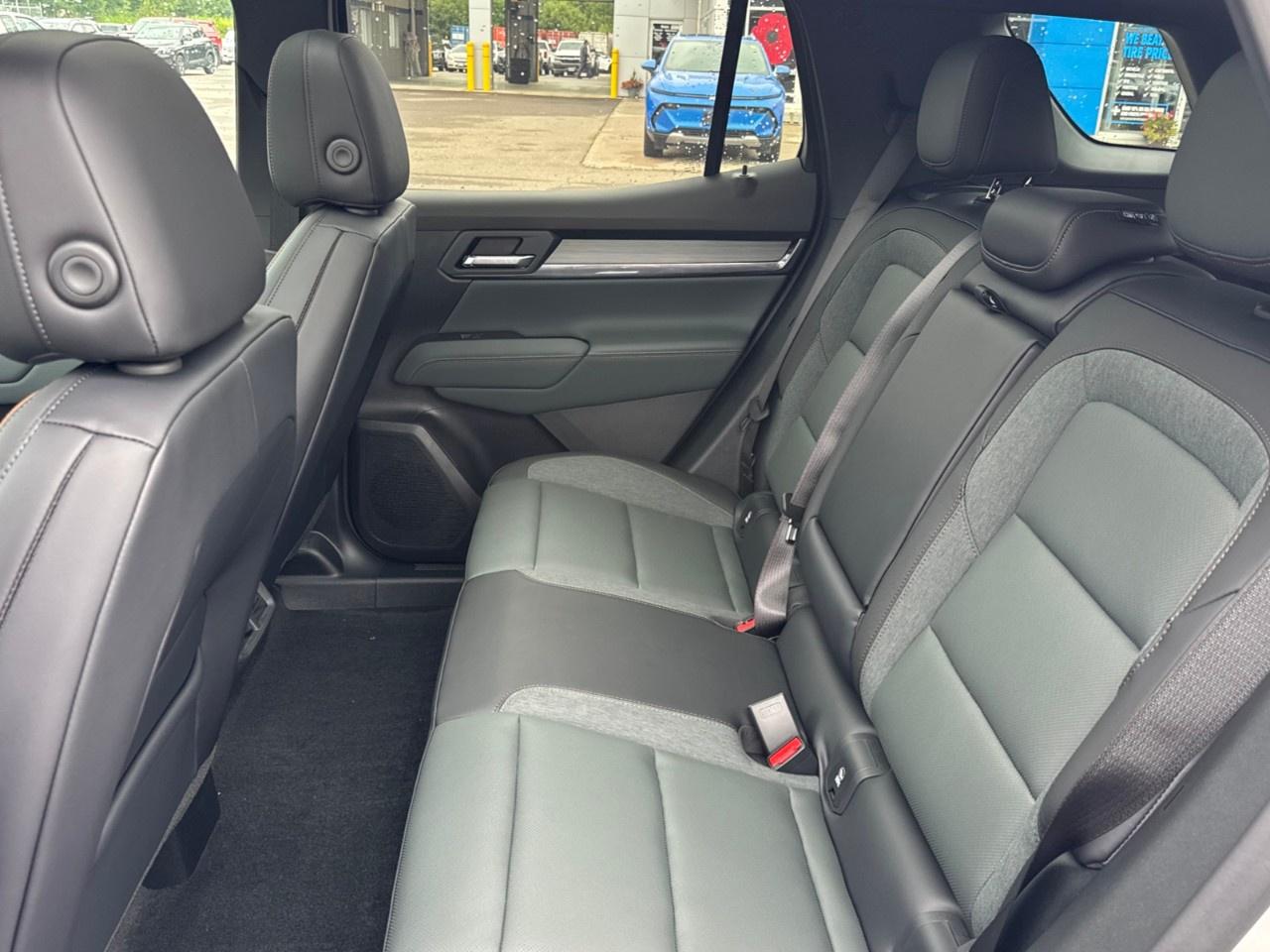 2027 GMC Terrain AWD AT4 Photo