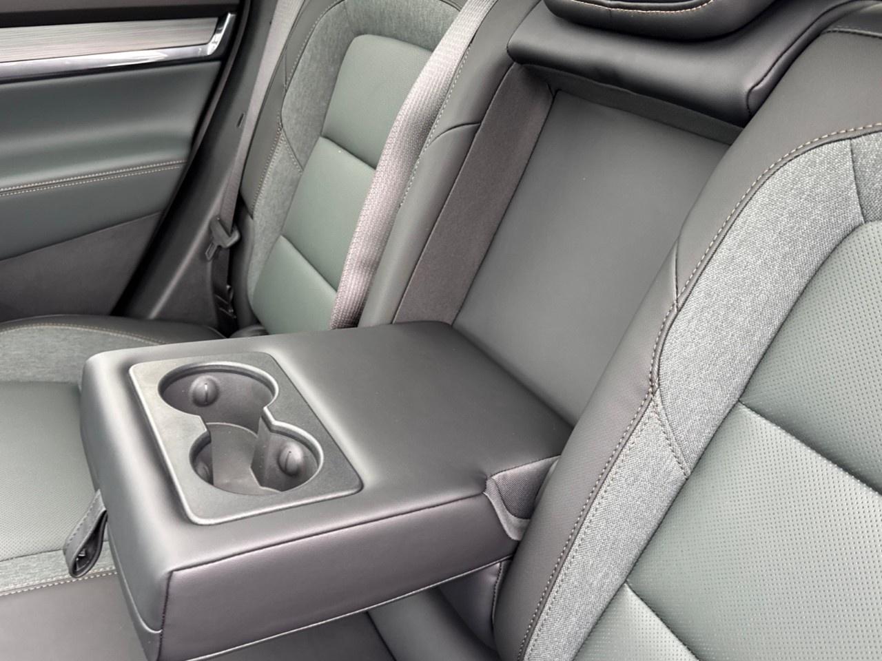 2027 GMC Terrain AWD AT4 Photo