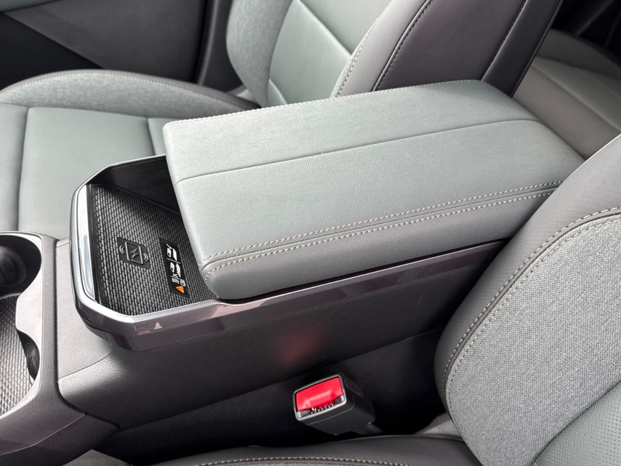 2027 GMC Terrain AWD AT4 Photo