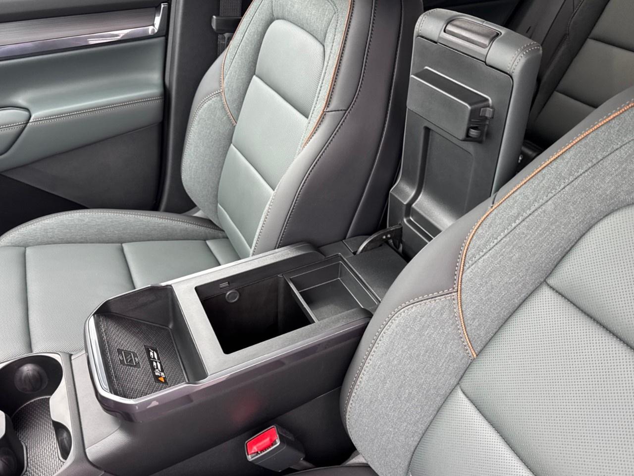 2027 GMC Terrain AWD AT4 Photo