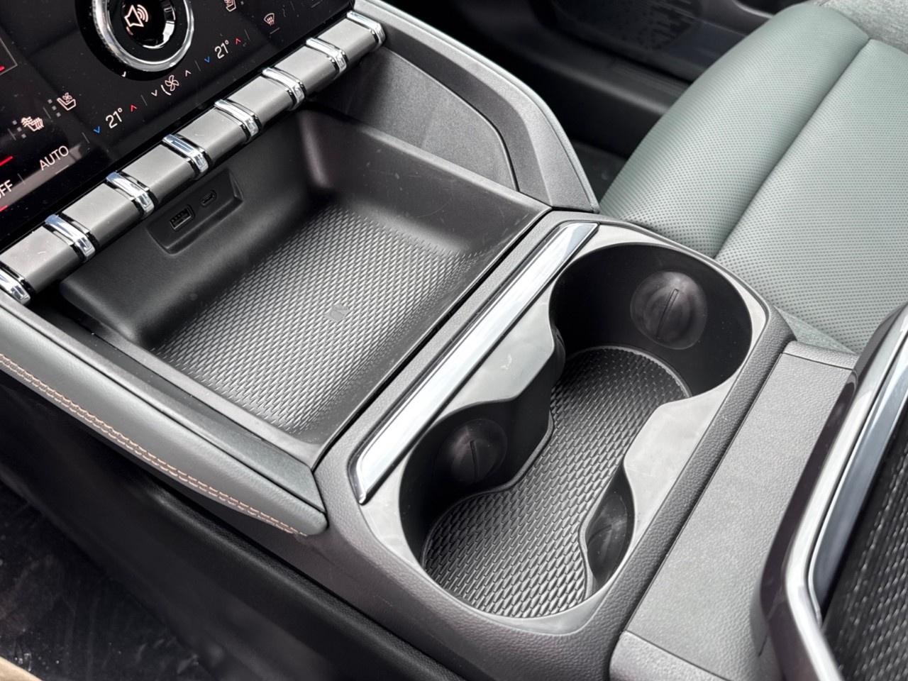 2027 GMC Terrain AWD AT4 Photo