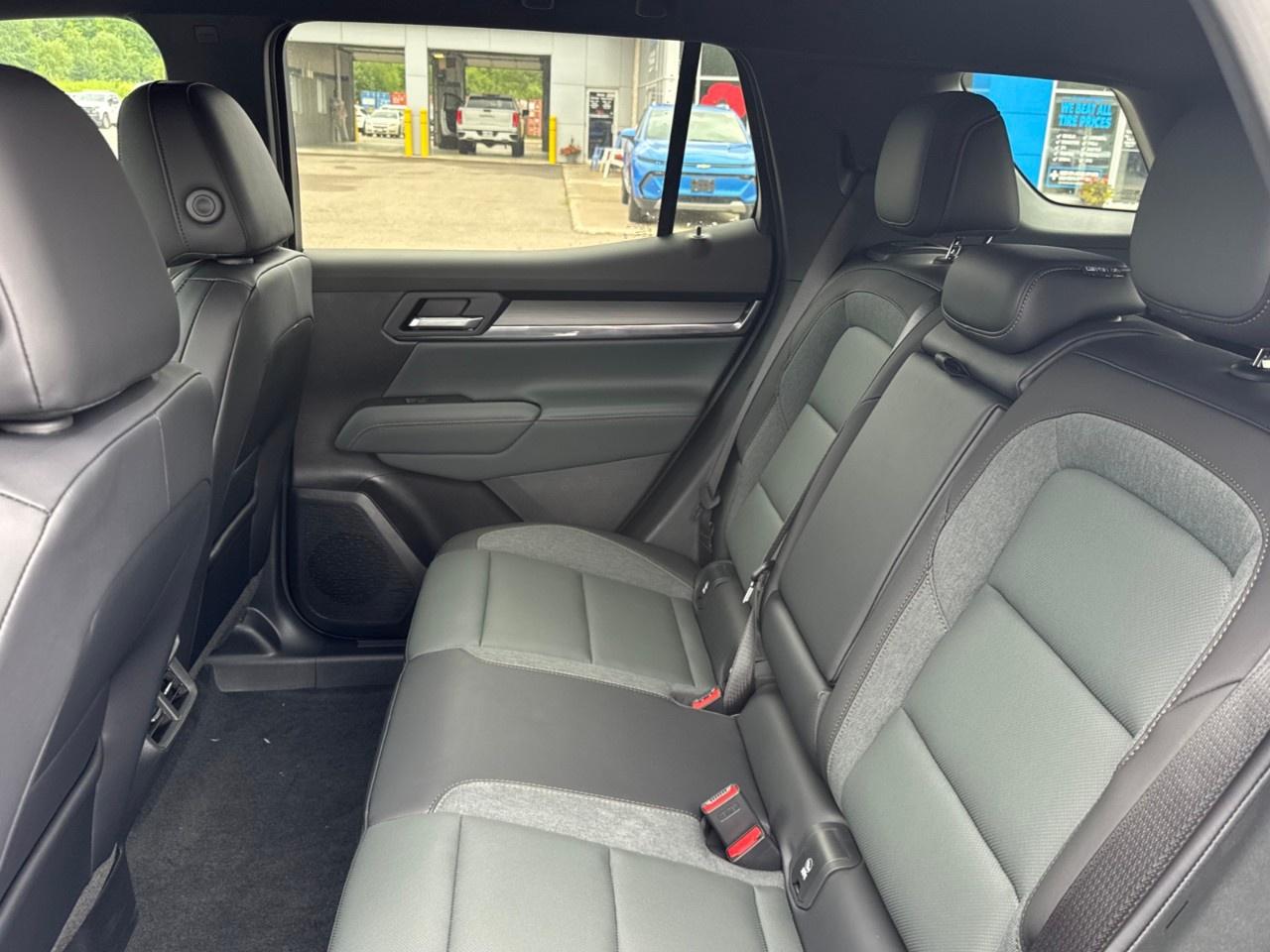 2027 GMC Terrain AWD AT4 Photo