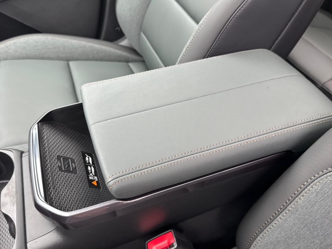 2027 GMC Terrain AWD AT4 Photo