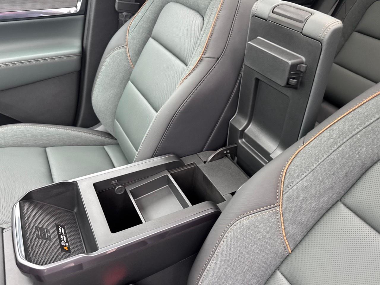2027 GMC Terrain AWD AT4 Photo