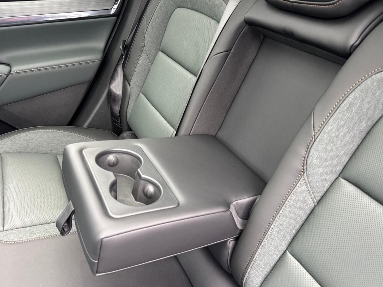 2027 GMC Terrain AWD AT4 Photo