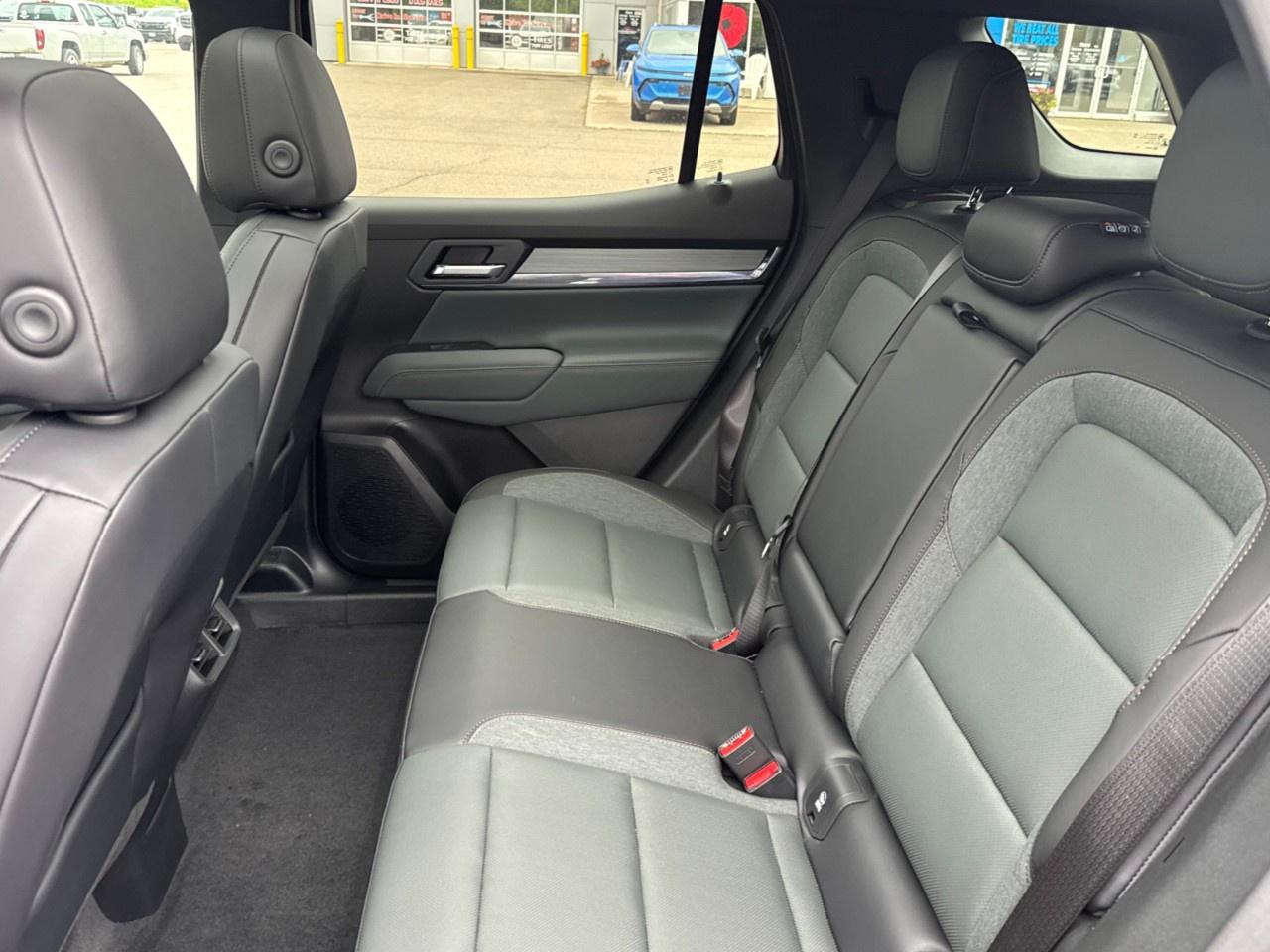 2027 GMC Terrain AWD AT4 Photo
