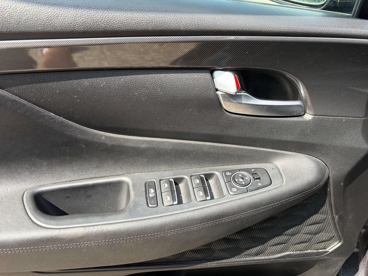 2023 Hyundai Santa Fe Preferred   Clean Carfax Photo