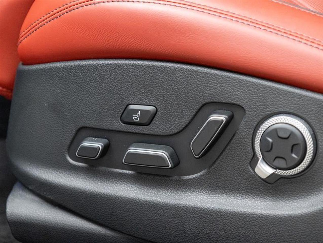 2026 Genesis GV70  Photo