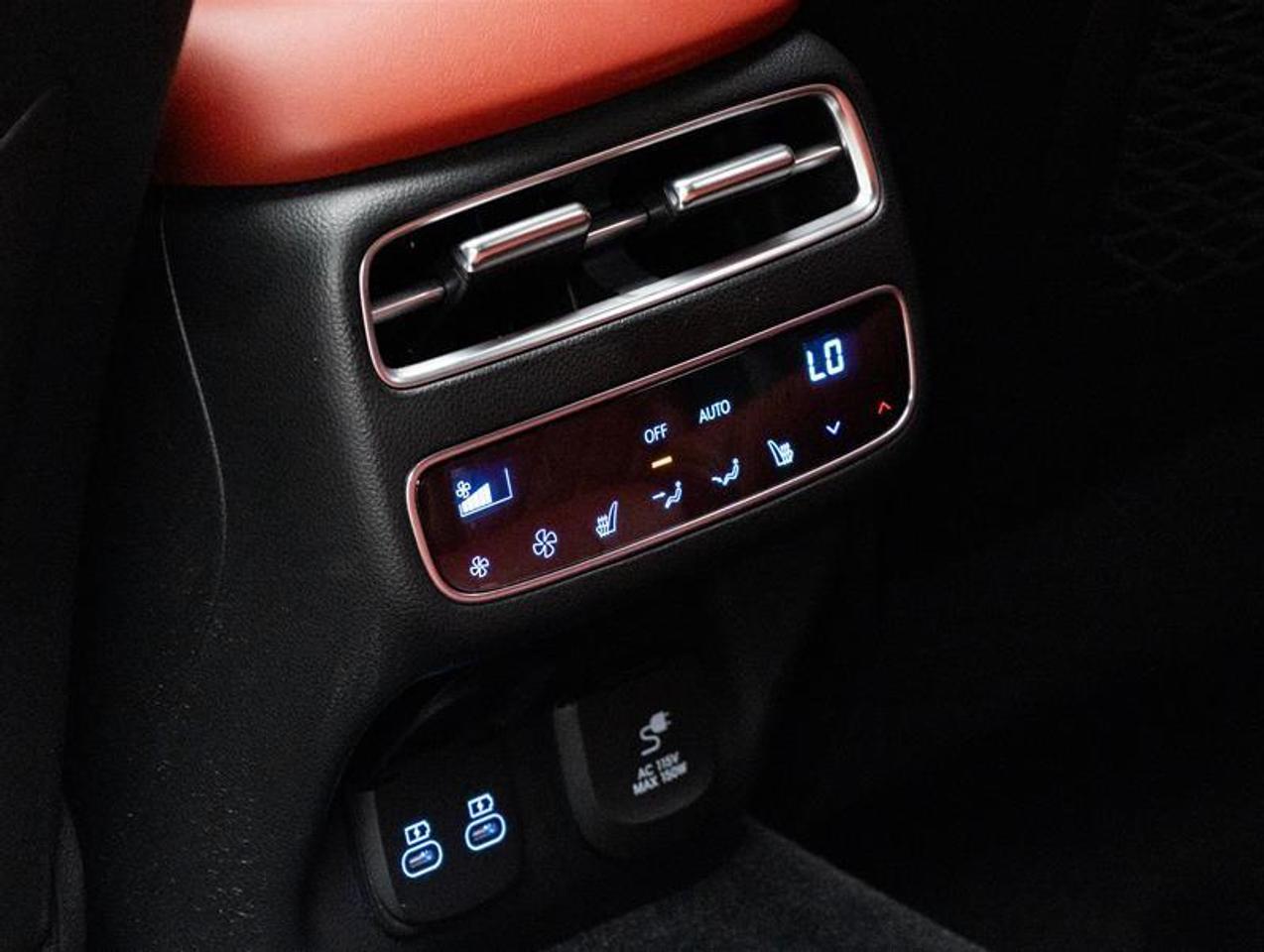 2026 Genesis GV70  Photo