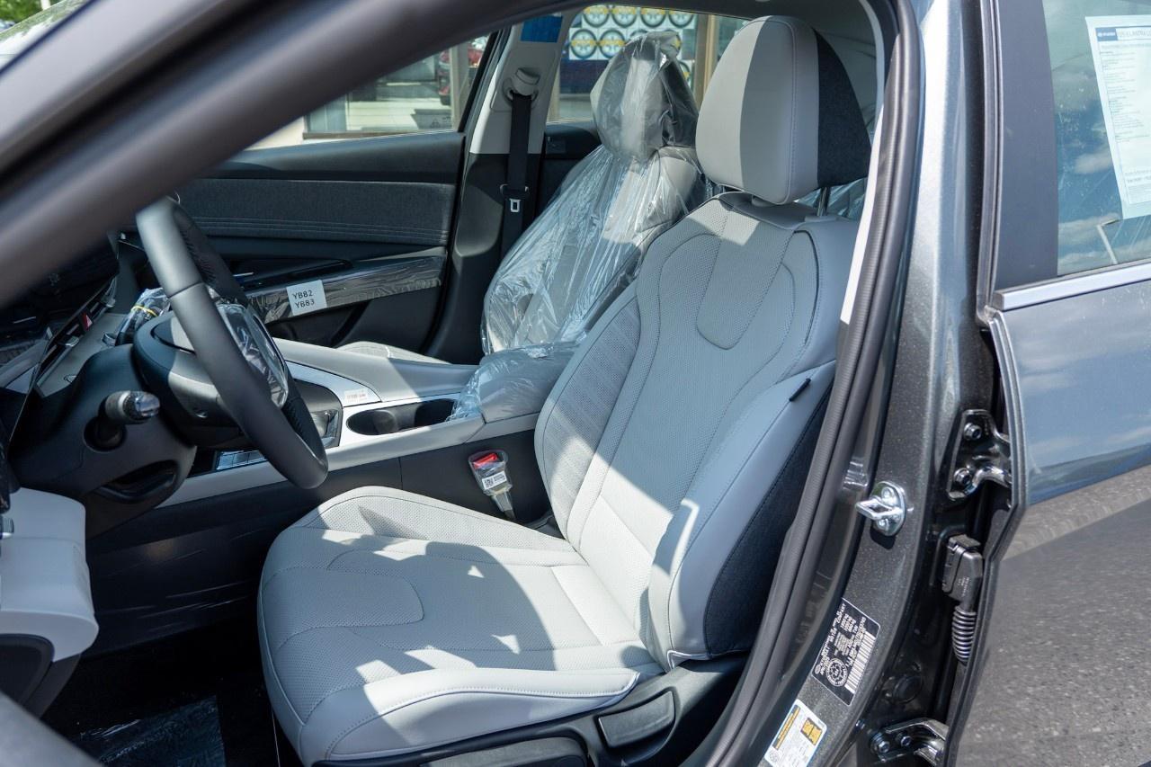 2026 Hyundai Elantra Hybrid Luxury Sedan w/Two-Tone Interior Photo