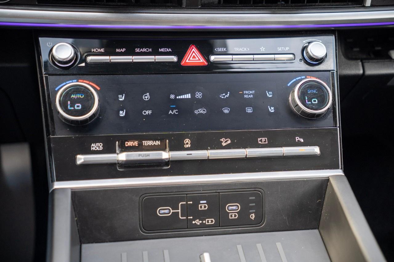 2025 Hyundai Santa Fe LUXURY AWD Photo