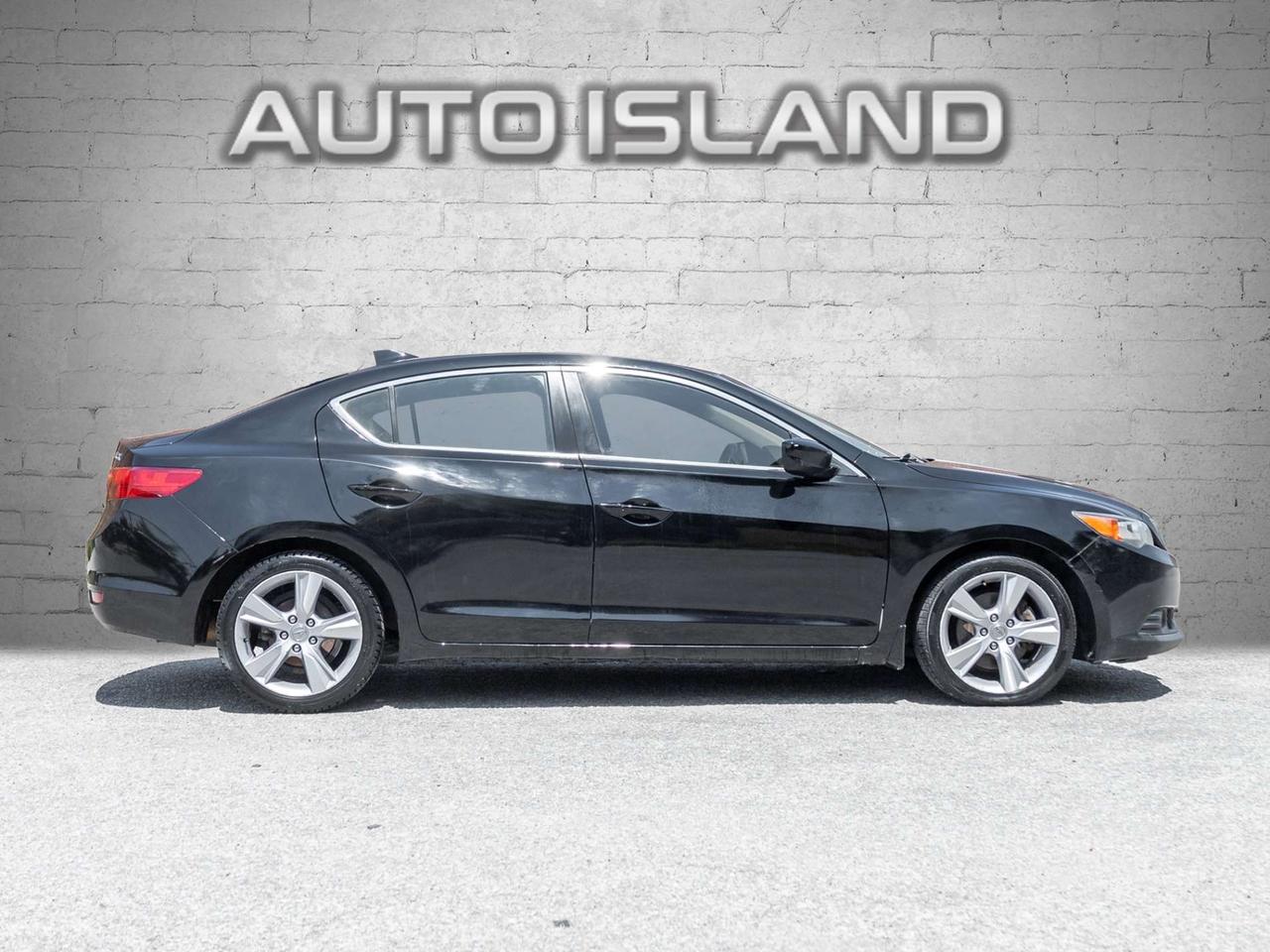 2015 Acura ILX Dynamic w/Navi Pkg, 6 Speed Manual Photo2