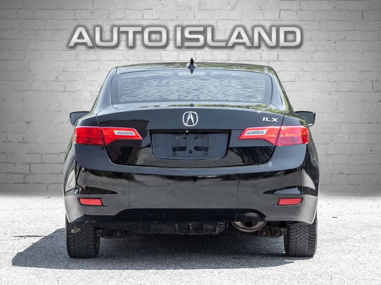 2015 Acura ILX Dynamic w/Navi Pkg, 6 Speed Manual Photo