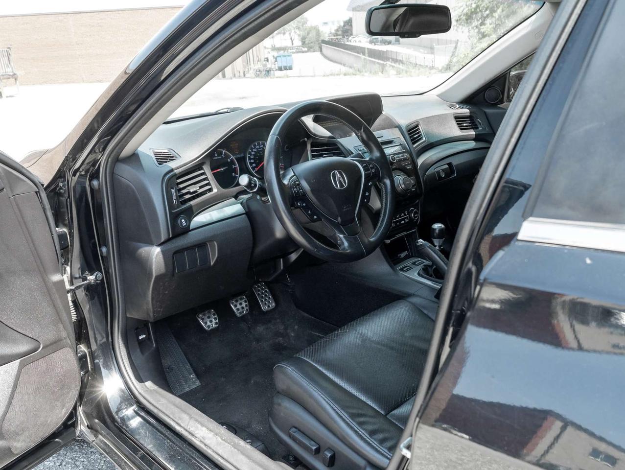 2015 Acura ILX Dynamic w/Navi Pkg, 6 Speed Manual Photo