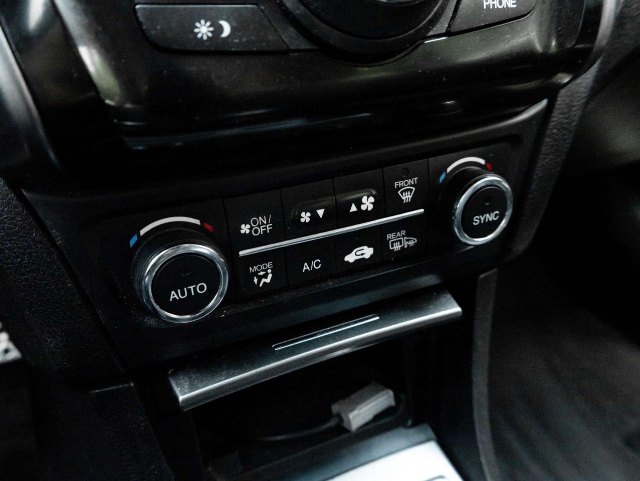2015 Acura ILX Dynamic w/Navi Pkg, 6 Speed Manual Photo