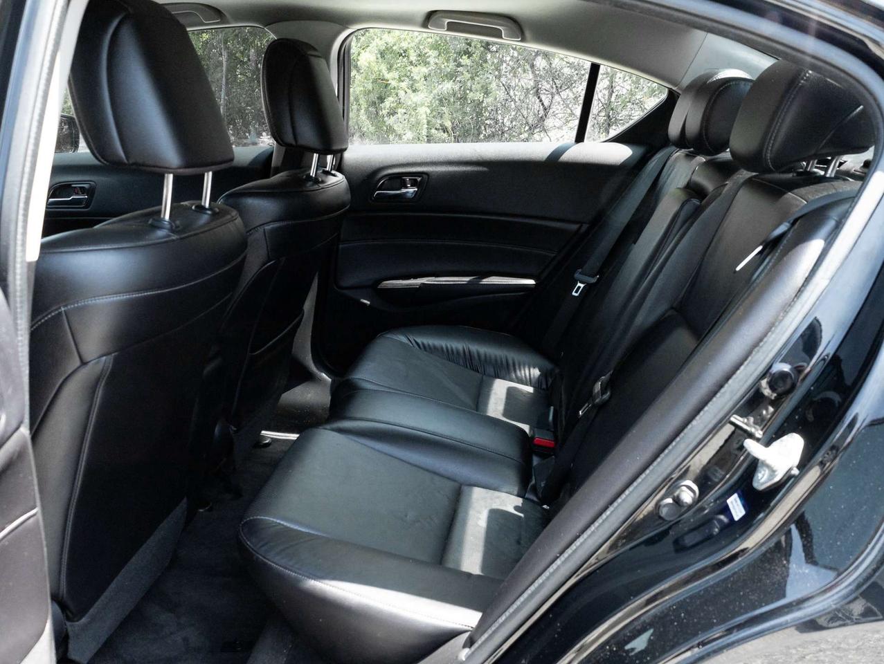 2015 Acura ILX Dynamic w/Navi Pkg, 6 Speed Manual Photo