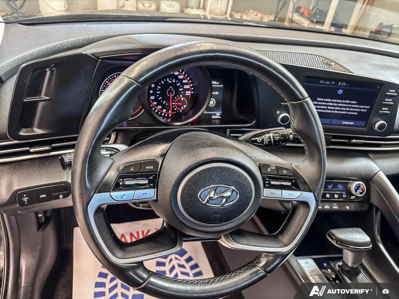 2022 Hyundai Elantra Preferred w/Sun & Tech Pkg 4dr Sedan Photo