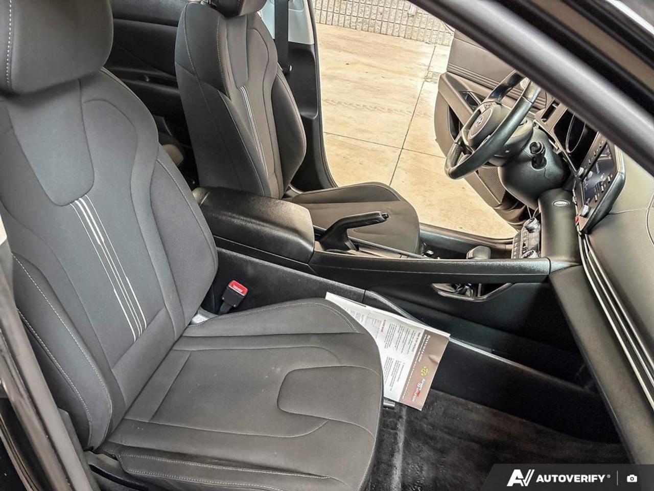 2022 Hyundai Elantra Preferred w/Sun & Tech Pkg 4dr Sedan Photo