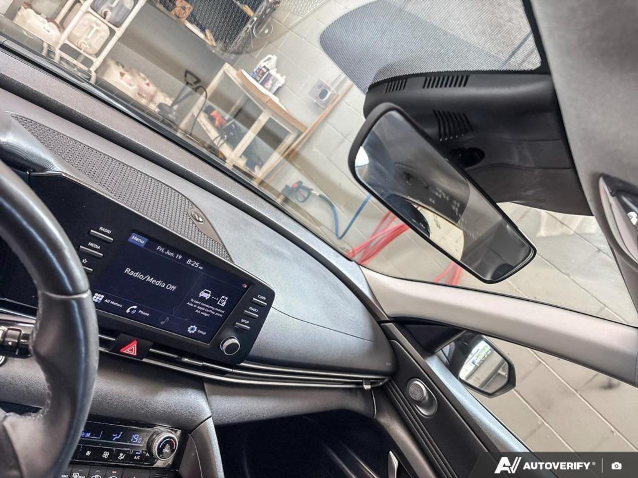 2022 Hyundai Elantra Preferred w/Sun & Tech Pkg 4dr Sedan Photo
