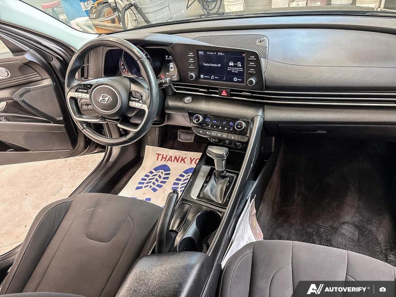 2022 Hyundai Elantra Preferred w/Sun & Tech Pkg 4dr Sedan Photo