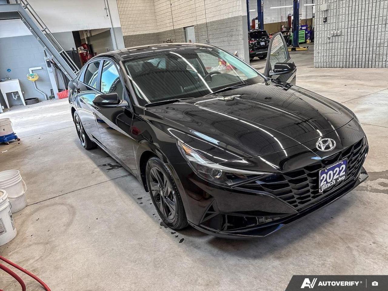 2022 Hyundai Elantra Preferred w/Sun & Tech Pkg 4dr Sedan Photo